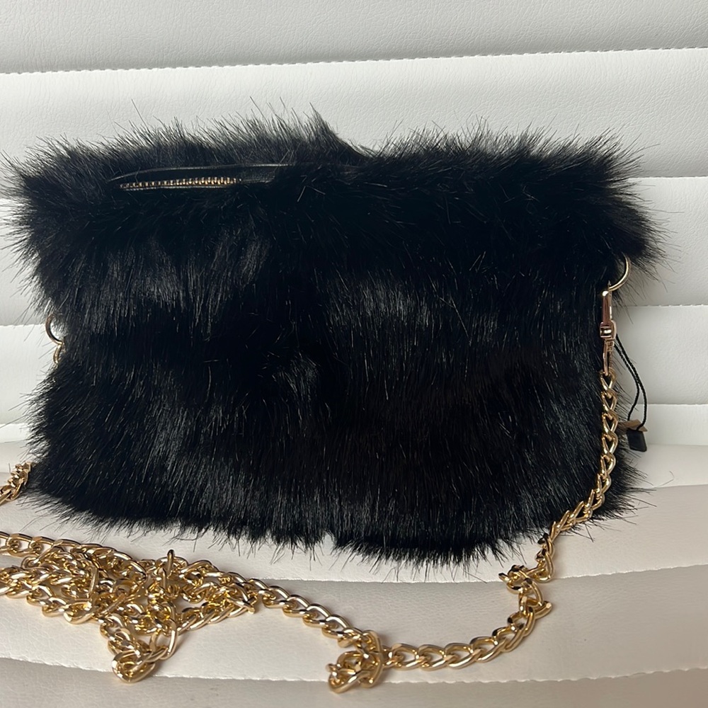 Fluffy tote bag
